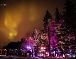 Outdoor party in Iceland for 300 guests with Northern Lights, DJ and warm drinks. Planned by g-events dmc | pco